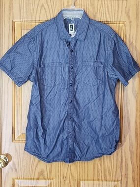 Source Unknown Navy Short-Sleeve Button-Down Shirt. Medium.